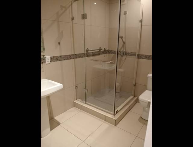 2 BEDROOM APARTMENT FOR SALE IN UMHLANGA RIDGE